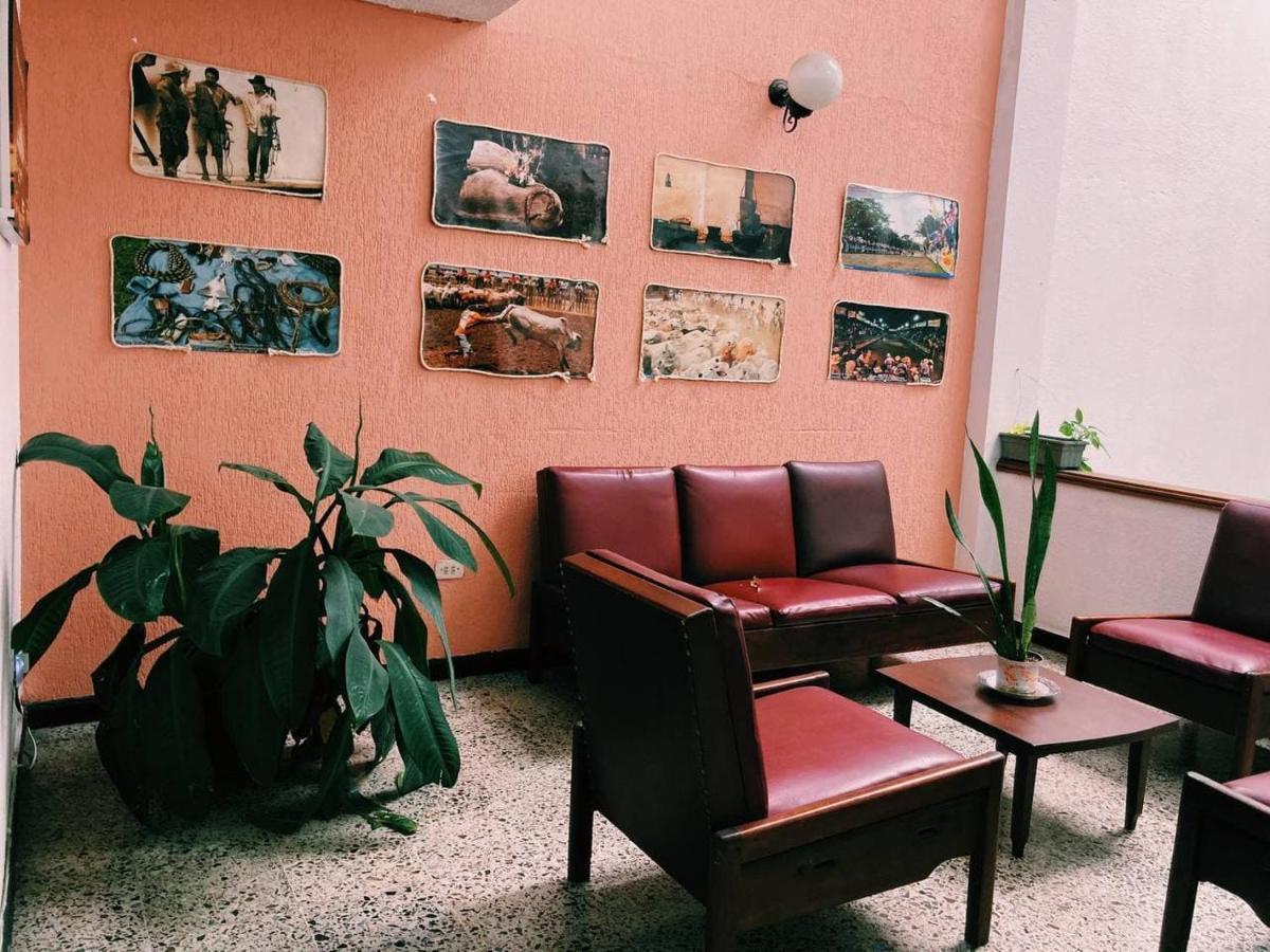 Refugio Llanero Hotel Boutique Villavo Centro 3K Aeropuerto บิยาบิเซนซิโอ ภายนอก รูปภาพ